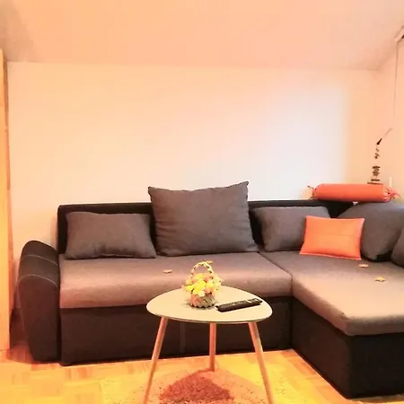 Sunny And Comfortable With Terrace And Garden - Two Bedroom With Terrace