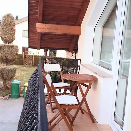 Sunny And Comfortable With Terrace And Garden - Two Bedroom With Terrace Appartamento *