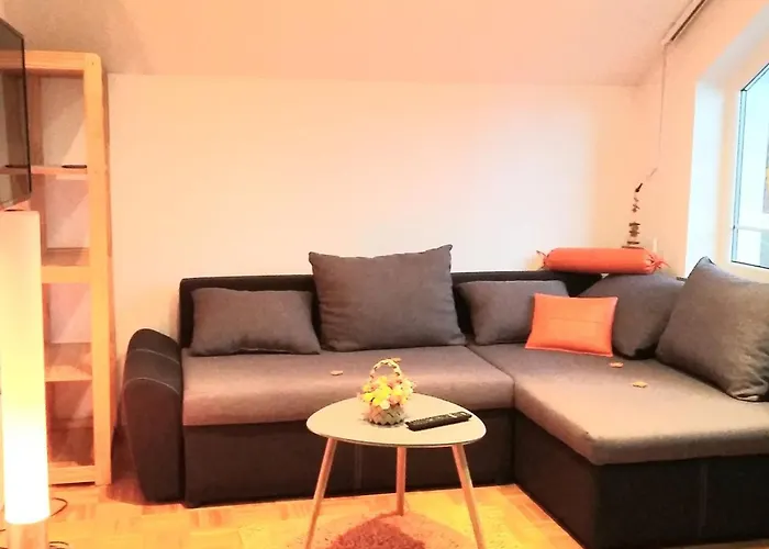 Sunny And Comfortable With Terrace And Garden - Two Bedroom With Terrace